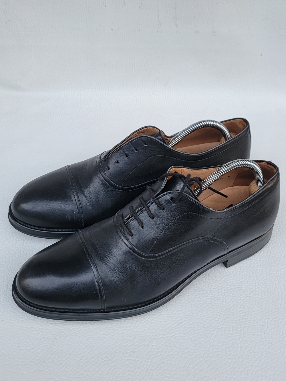 Magnanni Black Cap-Toe Derby Oxfords